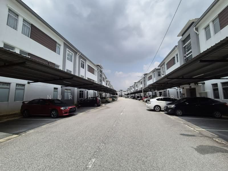 Townhouse for Sale in Sungai Buloh (Selangor) - Nur Alia Omar - Exterior - PropertyGuru.com.my