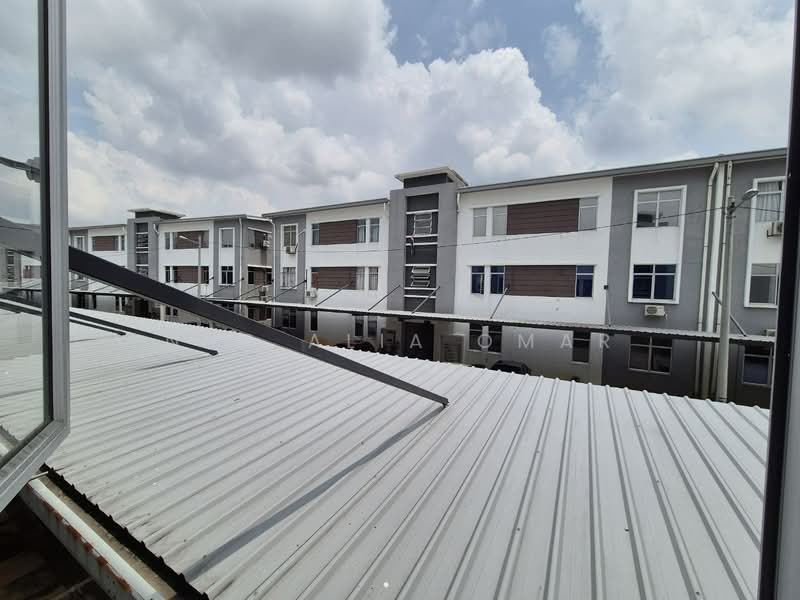 Townhouse for Sale in Sungai Buloh (Selangor) - Nur Alia Omar - Exterior - PropertyGuru.com.my