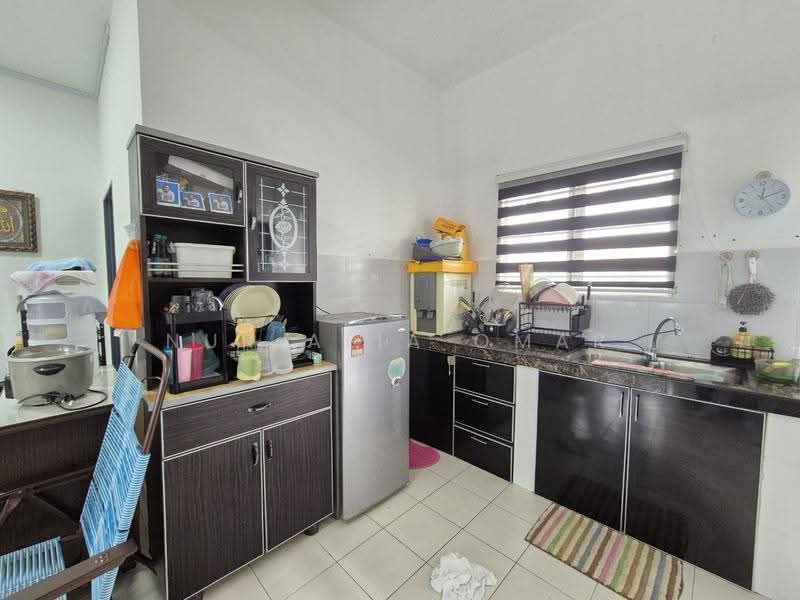 Townhouse for Sale in Sungai Buloh (Selangor) - Nur Alia Omar - Kitchen - PropertyGuru.com.my