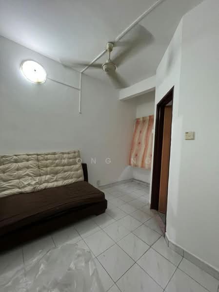 Rumah Teres 2-Tingkat untuk Disewa di Klang (Selangor) - Hong Ng - Living Room - PropertyGuru.com.my