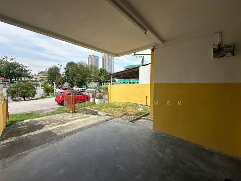 Rumah Teres 1-Tingkat untuk Dijual di Kelana Jaya (Petaling Jaya) - Hazeman Omar - Exterior - PropertyGuru.com.my