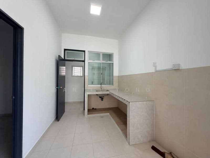 Rumah Teres 2.5-Tingkat untuk Dijual di Taman Pulai Mutiara (Iskandar Puteri (Nusajaya)) - Daniel Yong - Kitchen - PropertyGuru.com.my