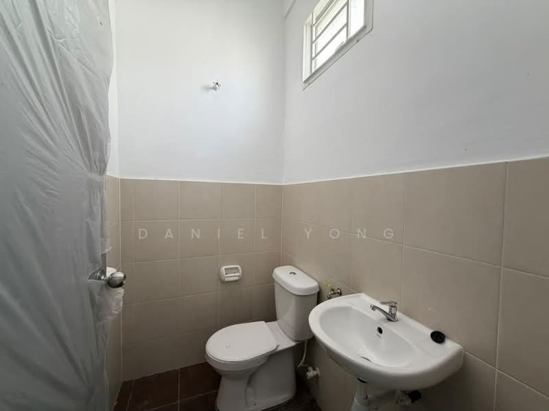 Rumah Teres 2.5-Tingkat untuk Dijual di Taman Pulai Mutiara (Iskandar Puteri (Nusajaya)) - Daniel Yong - Bathroom - PropertyGuru.com.my