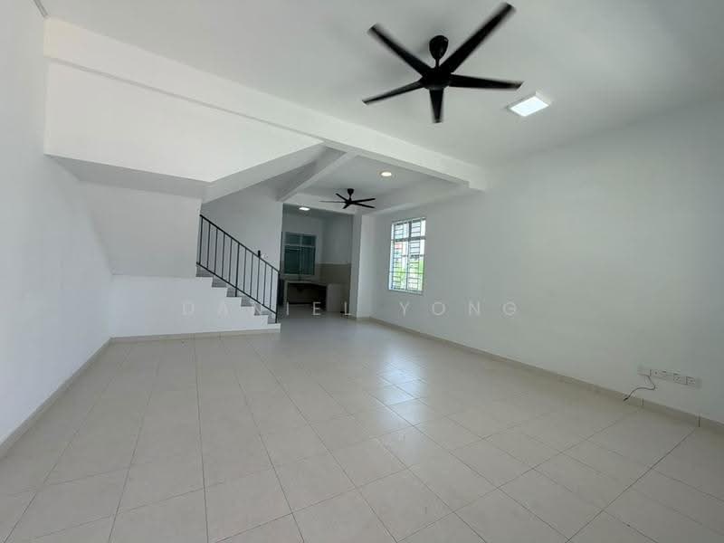 Rumah Teres 2.5-Tingkat untuk Dijual di Taman Pulai Mutiara (Iskandar Puteri (Nusajaya)) - Daniel Yong - Living Room - PropertyGuru.com.my