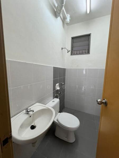 Rumah Flat untuk Dijual di Seri Nilam - Ee Fong Toh - Bathroom - PropertyGuru.com.my