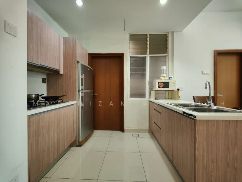 Condominium for Sale at Sri Putramas III / Royal Regent - Ahmad Nizam Abdullah - Kitchen - PropertyGuru.com.my