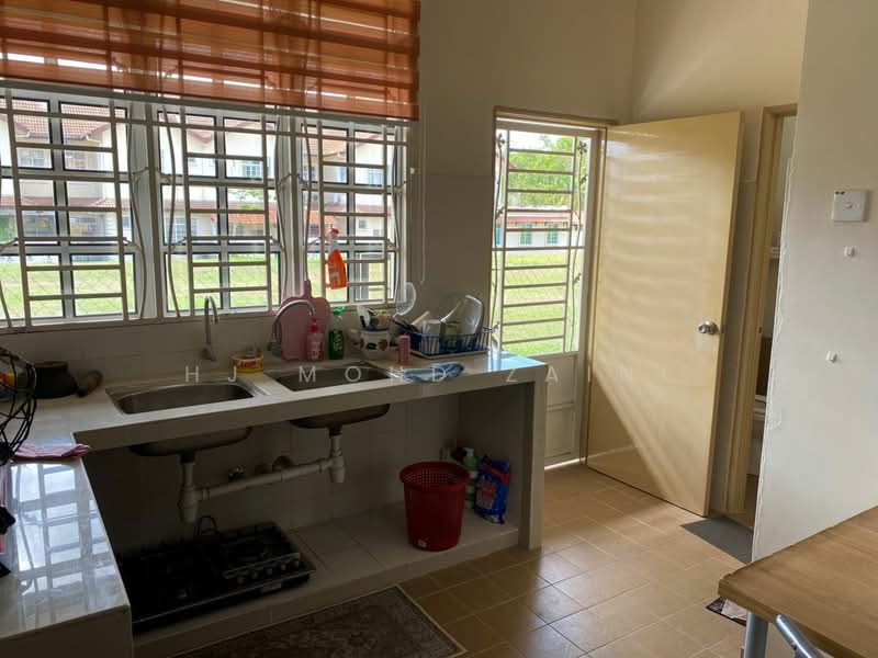 2-storey Terraced House for Sale in Taman Belia Antarabangsa (Bukit Katil) - Hj Mohd Zaini - Kitchen - PropertyGuru.com.my