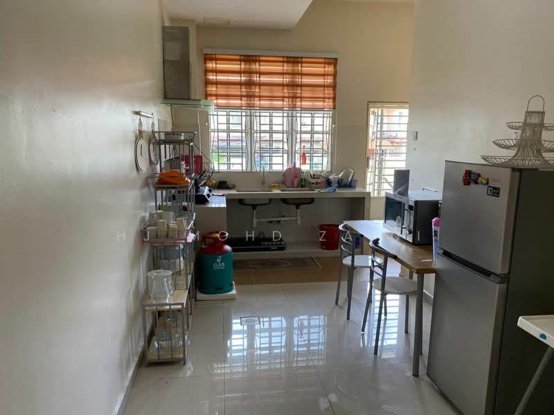 2-storey Terraced House for Sale in Taman Belia Antarabangsa (Bukit Katil) - Hj Mohd Zaini - Kitchen - PropertyGuru.com.my