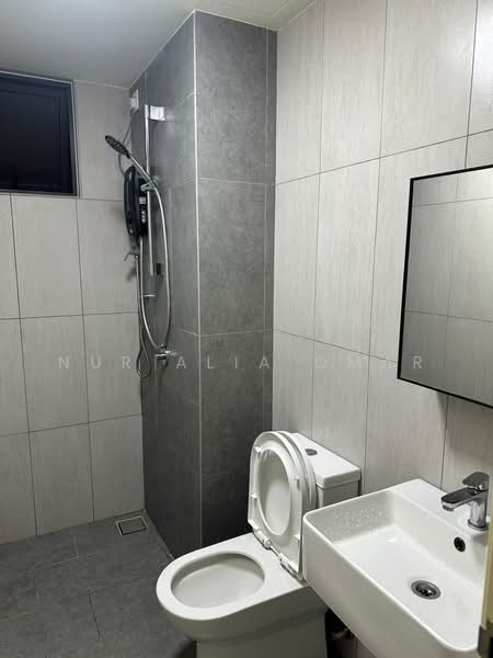 Service Residence for Sale at Dian Residency - Nur Alia Omar - Bathroom - PropertyGuru.com.my