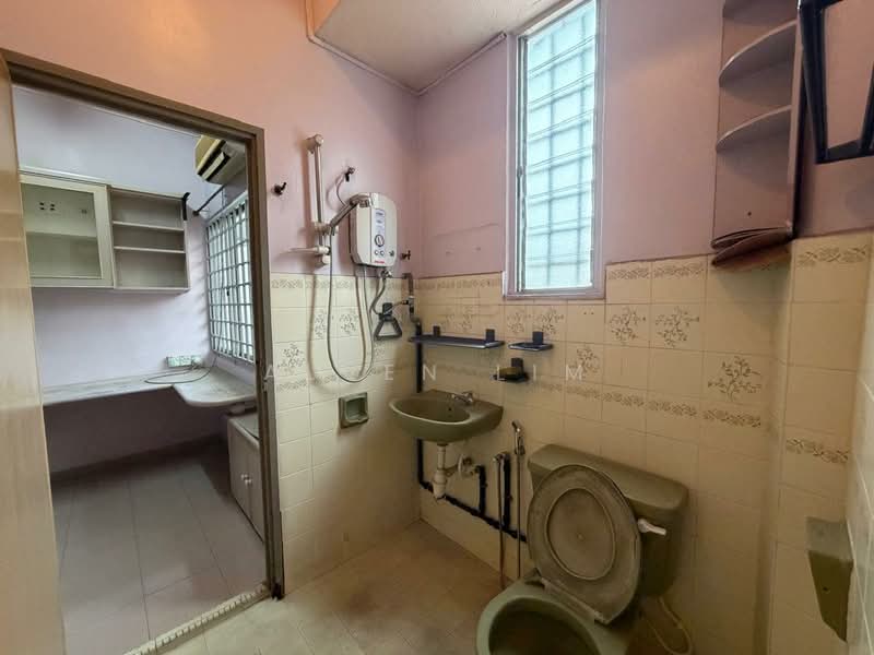 Rumah Teres 2-Tingkat untuk Dijual di Bandar Menjalara (Kuala Lumpur) - Alven Lim - Bathroom - PropertyGuru.com.my