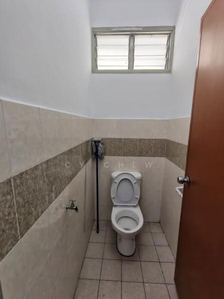 Shop / Office for Rent in Johor Bahru (Johor) - CY Chew - Bathroom - PropertyGuru.com.my