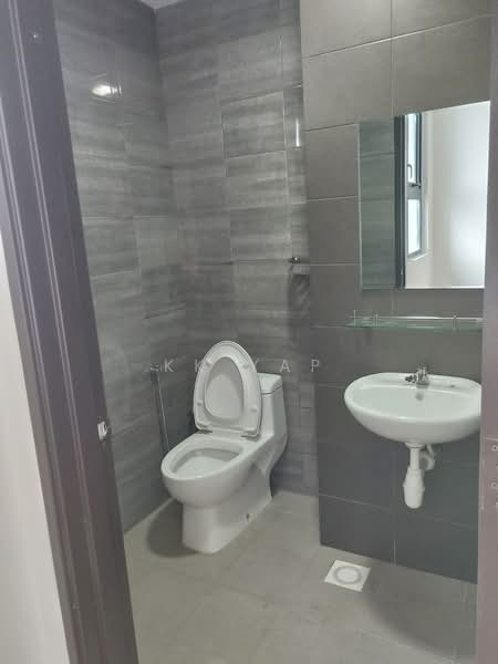 Kediaman Servis untuk Disewa di Symphony Tower (Menara Simfoni) - KK Yap - Bathroom - PropertyGuru.com.my