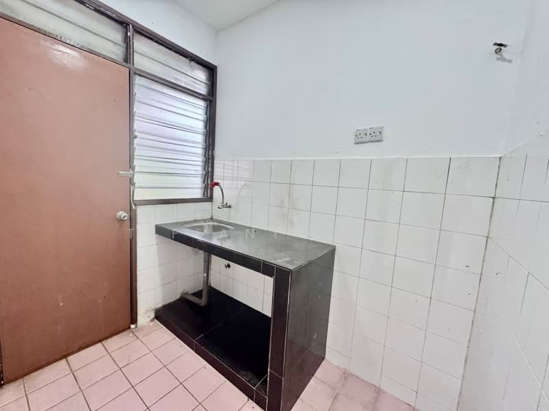 2-storey Terraced House for Sale in Rawang (Selangor) - Tiffany Yang - Kitchen - PropertyGuru.com.my