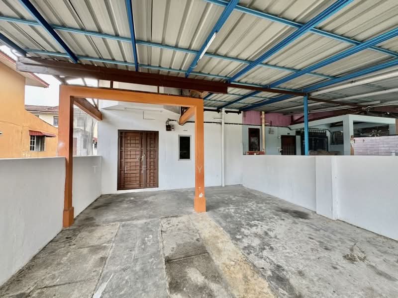 2-storey Terraced House for Sale in Rawang (Selangor) - Tiffany Yang - Car porch - PropertyGuru.com.my