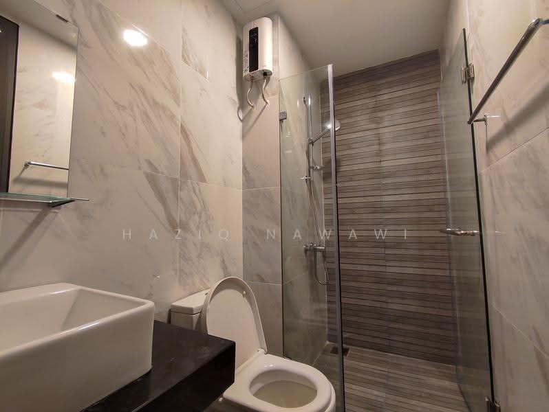 Kediaman Servis untuk Disewa di Emporis - Haziq Nawawi - Bathroom - PropertyGuru.com.my