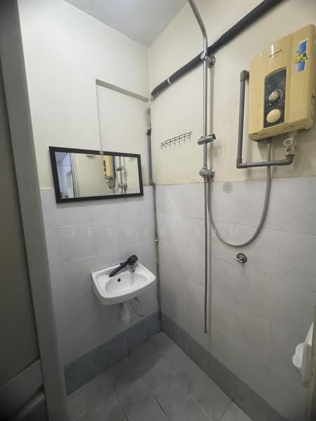 Apartment for Rent at Arena Green - Jessie Sim - Bathroom - PropertyGuru.com.my
