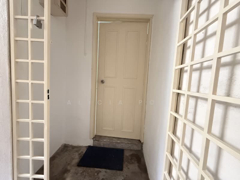 Pangsapuri untuk Dijual di Melati Apartments - Alicia Poh - Entrance - PropertyGuru.com.my