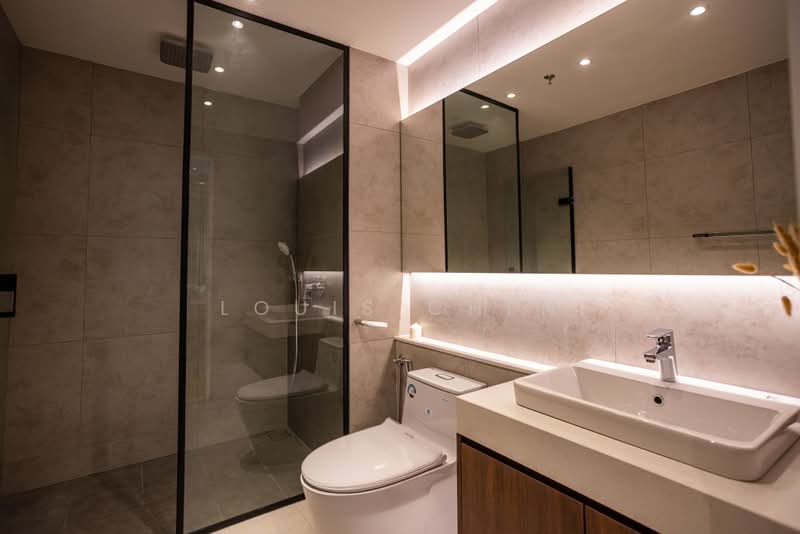 Kediaman Servis untuk Dijual di Golden Crown Residence - Louis Chen - Bathroom - PropertyGuru.com.my