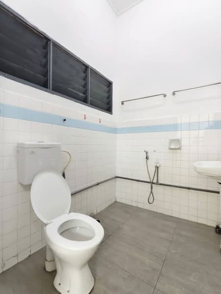 1-storey Terraced House for Sale in Taman Sentosa (Johor Bahru) - Ee Fong Toh - Bathroom - PropertyGuru.com.my