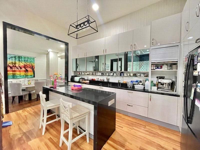 Semi-Detached House for Sale in Bukit Jelutong (Shah Alam) - Nadia Shukri - Kitchen - PropertyGuru.com.my