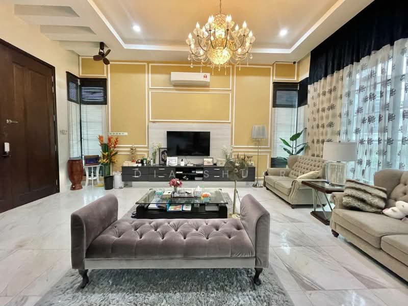Semi-Detached House for Sale in Bukit Jelutong (Shah Alam) - Nadia Shukri - Living Room - PropertyGuru.com.my