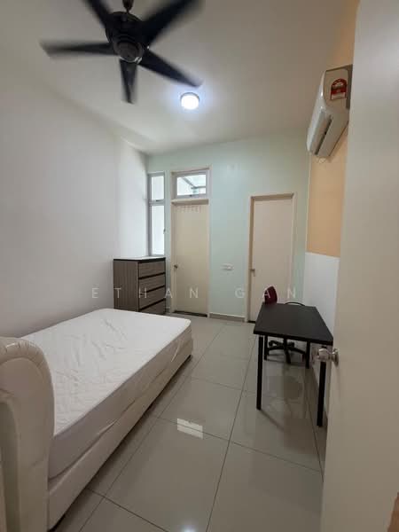 2-storey Terraced House for Rent in Taman Mount Austin (Tebrau) - Ethan Gan - Bedroom - PropertyGuru.com.my