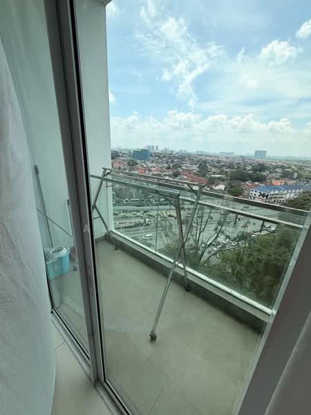 Kediaman Servis untuk Disewa di Paragon Suites @ CIQ - Alex Neo - Balcony - PropertyGuru.com.my
