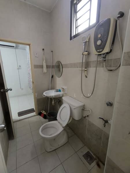 Rumah Teres 2-Tingkat untuk Disewa di Austin Crest (Johor Bahru) - Tony Lim - Bathroom - PropertyGuru.com.my
