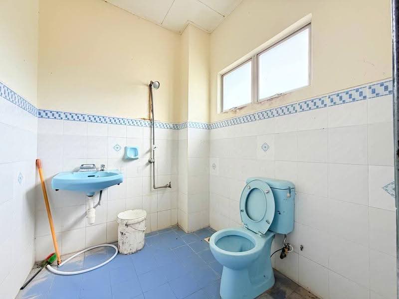 Terraced House for Sale in Bandar Baru Senawang (Senawang) - Deeya Yusof - Bathroom - PropertyGuru.com.my