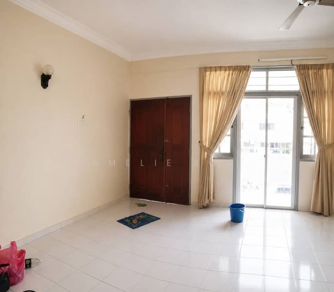 Rumah Bandar untuk Disewa di Taman Tunas Muda (Sungai Ara) - Amelie Soh - Living Room - PropertyGuru.com.my