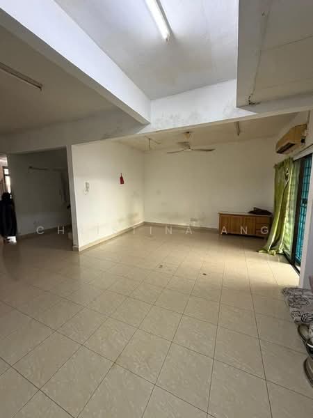 Rumah Teres 2-Tingkat untuk Dijual di Taman Megah Ria (Masai) - Christina Ang - Living Room - PropertyGuru.com.my