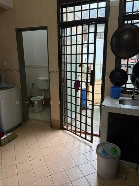 Rumah Teres 2-Tingkat untuk Dijual di Taman Megah Ria (Masai) - Christina Ang - Bathroom - PropertyGuru.com.my