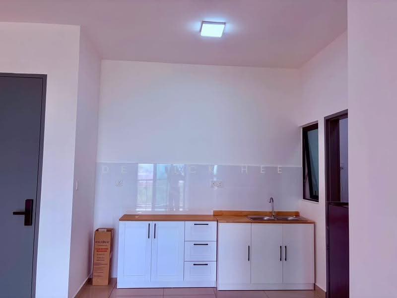 Service Residence for Rent at Parkland Residence - Derrick Hee - Kitchen - PropertyGuru.com.my