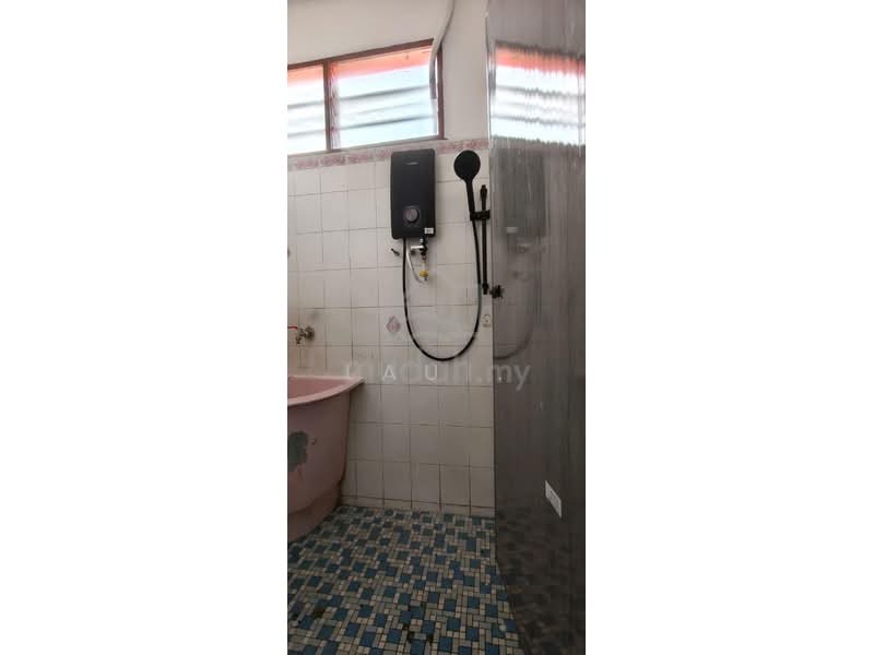 1.5-storey Terraced House for Rent in Kulim (Kedah) - LAU . - Bathroom - PropertyGuru.com.my