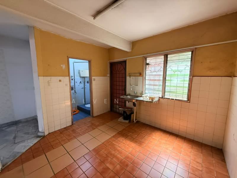 Rumah Teres 2-Tingkat untuk Dijual di Bandar Menjalara (Kuala Lumpur) - Alven Lim - Kitchen - PropertyGuru.com.my