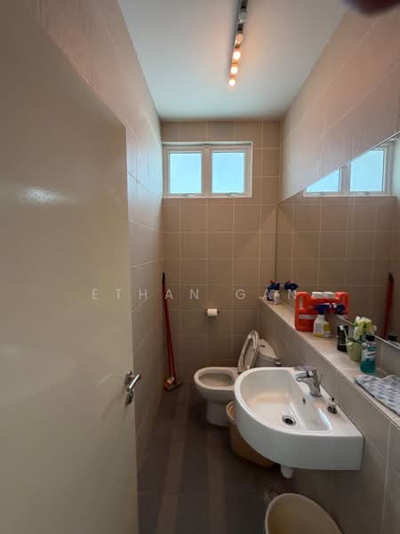 Semi-Detached House for Rent in Setia Tropika (Johor Bahru) - Ethan Gan - Bathroom - PropertyGuru.com.my