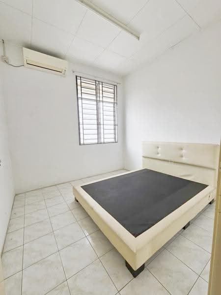 2-storey Terraced House for Sale in Bandar Seri Alam (Masai) - Ee Fong Toh - Bedroom - PropertyGuru.com.my