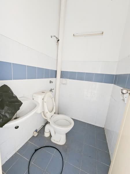 2-storey Terraced House for Sale in Bandar Seri Alam (Masai) - Ee Fong Toh - Bathroom - PropertyGuru.com.my