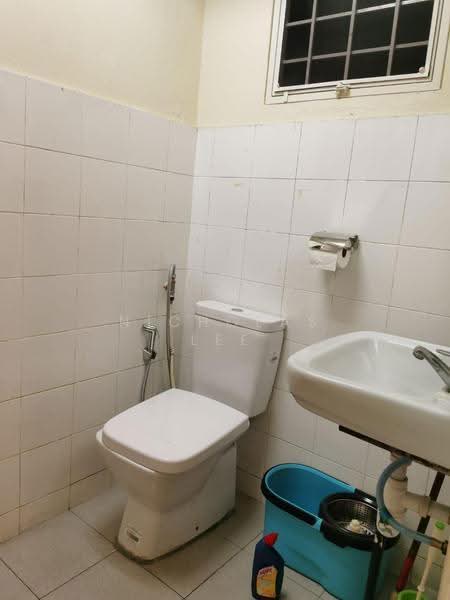 Semi-D Factory for Rent in Taman Perindustrian Puchong (Puchong) - Nicholas Lee - Bathroom - PropertyGuru.com.my