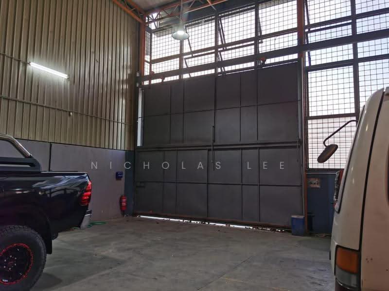 Semi-D Factory for Rent in Taman Perindustrian Puchong (Puchong) - Nicholas Lee - Car Park - PropertyGuru.com.my