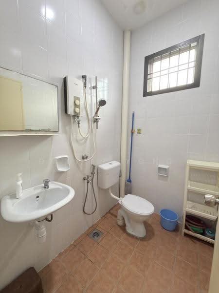 1-storey Terraced House for Sale in Taman JP Perdana (Johor Bahru) - Daniel Yong - Bathroom - PropertyGuru.com.my