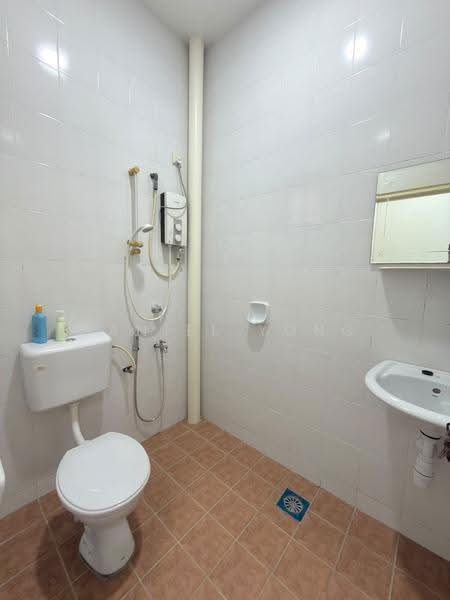 1-storey Terraced House for Sale in Taman JP Perdana (Johor Bahru) - Daniel Yong - Bathroom - PropertyGuru.com.my