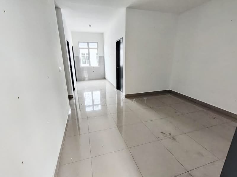 2-storey Terraced House for Sale in Bandar Dato Onn (Tebrau) - Yik Tat - Corridor - PropertyGuru.com.my