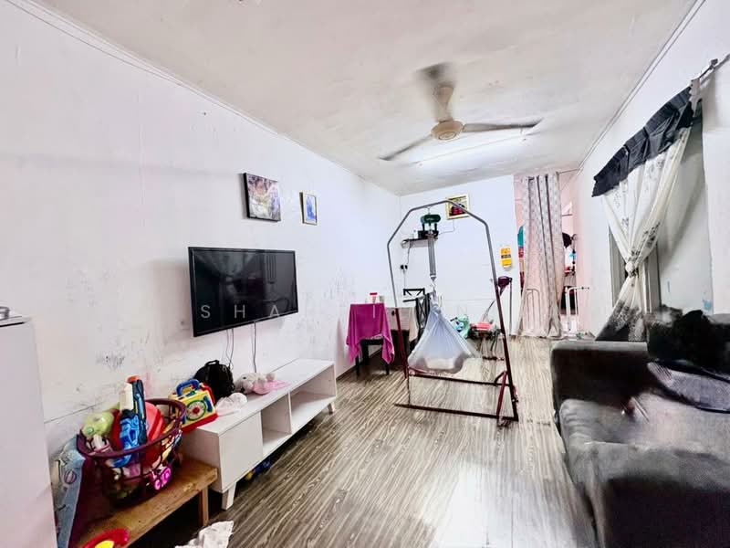 Rumah Flat untuk Dijual di Puchong Permai - Dr Shahril Nizam - Living Room - PropertyGuru.com.my