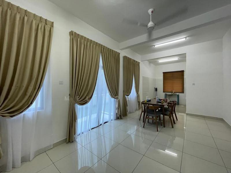 Rumah Kluster untuk Disewa di Bandar Cemerlang (Ulu Tiram) - Melinda Ee - Dining Room - PropertyGuru.com.my