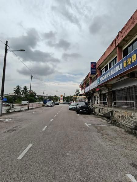Shop / Office untuk Disewa di Taman Johor Jaya (Johor Bahru) - Bee Ng - Exterior - PropertyGuru.com.my