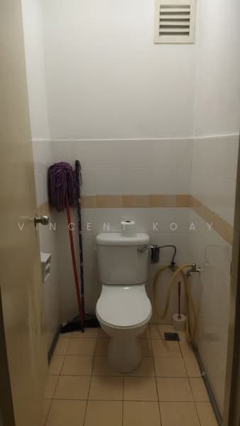 Pejabat untuk Disewa di Jelutong (Penang) - Vincent Koay - Bathroom - PropertyGuru.com.my