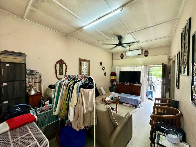 Rumah Teres 1-Tingkat untuk Dijual di Kelana Jaya (Petaling Jaya) - Hazeman Omar - Living Room - PropertyGuru.com.my