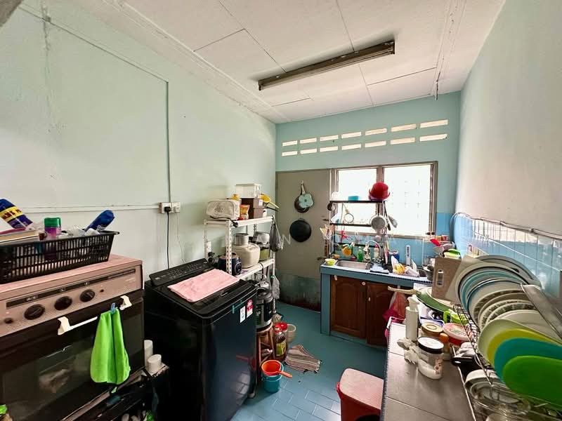 Rumah Teres 1-Tingkat untuk Dijual di Kelana Jaya (Petaling Jaya) - Hazeman Omar - Kitchen - PropertyGuru.com.my