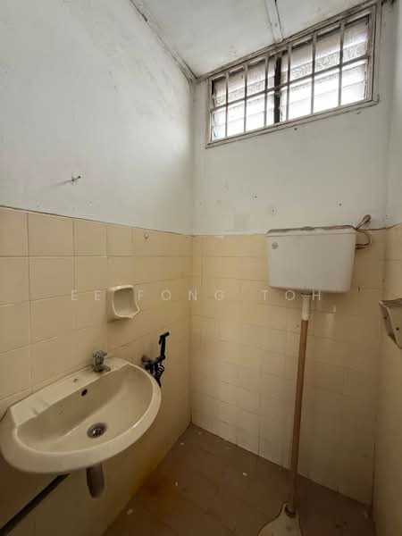 Rumah Teres 2-Tingkat untuk Dijual di Taman Skudai Baru (Skudai) - Ee Fong Toh - Bathroom - PropertyGuru.com.my